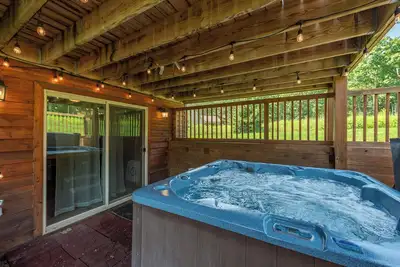 Image de Pistes, bateaux et oiseaux - Région du lac \/ zone de golf Accueil w \/ Fire Pit & Hot Tub