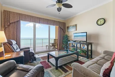 Image de Condo de luxe avec vue directe sur l'océan Atlantique
