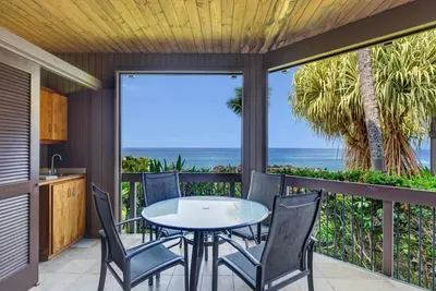 Image de Watch Waves from Lanai w/Wet Bar! Full Kitchen, WiFi, Tv, Washer/Dryer Kanaloa 2902