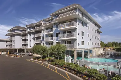 Image de Blaine, Wa: Condo 1 chambre w \/ cheminée, balcon privé, Resort Pools & More