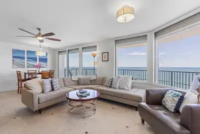 Image de Réservez cette unité magnifique et luxueuse sur l'océan avec des vues panoramiques