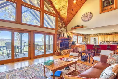 Image de Bear Hug Inn à Gated Smoky Mountain Retreat Community