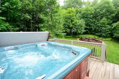 Image de Mountain High- Home Access avec foyer et bain à remous