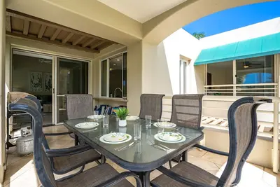 Image de Magnifiquement rénové! Deluxe 2 Br 2 Ba! Dernier étage! Palmiers à Wailea 206