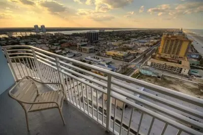 Image de Daytona Beach, Fl: 3 Chambre Condo w / Beach, Piscines Resort, WiFi & More!