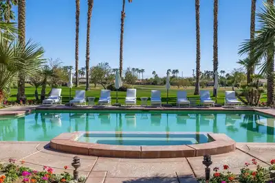 Image de Les Palmiers PRIVÉS - 3/4 Acre De Piscine Privacy-55ft