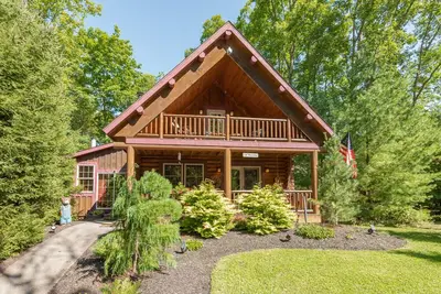 Image de Lost Bearadise- Lake Area Home dans une charmante communauté de chalets