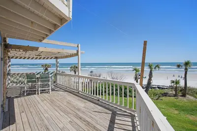 Image de Oceanfront Home - Lieu de vacances idéal pour les familles nombreuses avec passerelle privée à la plage