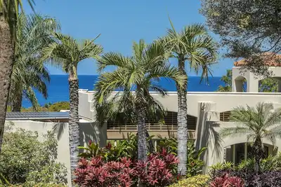Image de Magnifiquement remodelé! Dernier étage et près de la piscine! Palmiers à Wailea 304