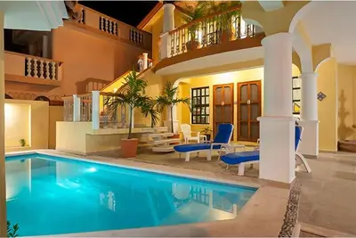 Image de Appartement confortable à côté de la piscine scintillante