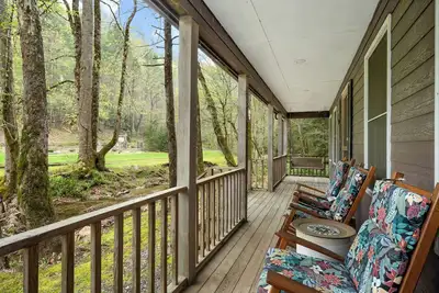 Image de Cosy Creekside Mountain Home - WiFi, près de Boone