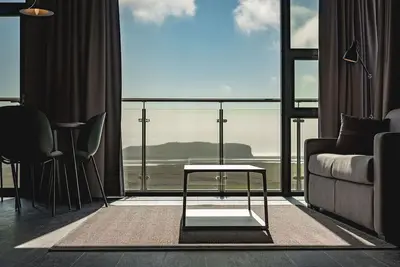 Image de Black Beach Suites