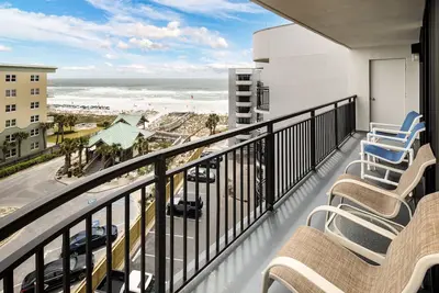Image de Locations de vacances abordables avec une vue d'un million de dollars.