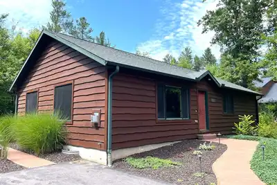 Image de Dogwood Dream @ Spring Brook Resort | Maison familiale incroyable | Deux histoires Stunner