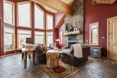 Image de Résidence de ski privée entre les stations de Deer Valley et Park City - entourée de vues sur la montagne