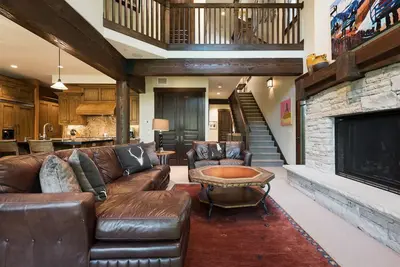 Image de Invitant cottage dans une communauté au bord des pistes avec concierge sur place et navette d’hiver