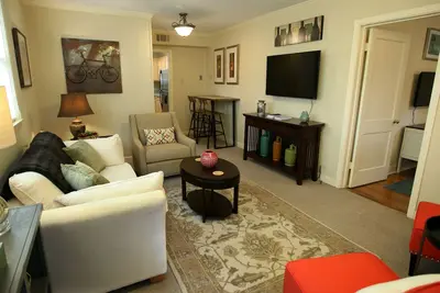 Image de Vie charmante et confortable dans le Brown Door Cottage