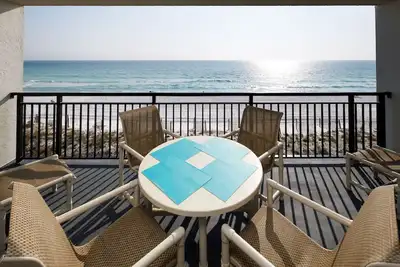 Image de Locations de vacances abordables avec une vue d'un million de dollars.