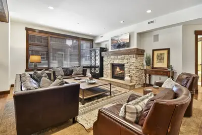 Image de Condo élégant et familial avec Xbox - télésiège sur place, conciergerie, service de navette d'hiver
