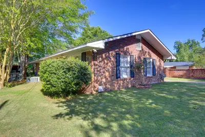 Image de Columbus Home «The Ranger House» avec jardin clôturé