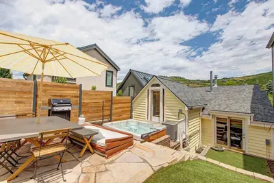 Image de Maison de luxe au coeur du centre-ville, à pied de l'ascenseur, bain à remous privé: Woodside Cottage