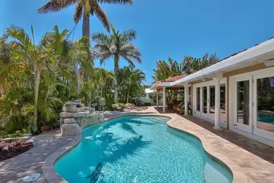 Image de Waterfront Paradise dans le quartier exclusif de Key Royale