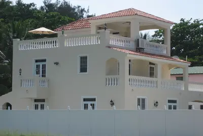 Villa Ocean Mist - Villa de luxe, à quelques pas de la plage de sable.