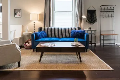Image de La ferme urbaine - 3br 2. 5 Ba (5 lits) près du parc et au centre de tout!
