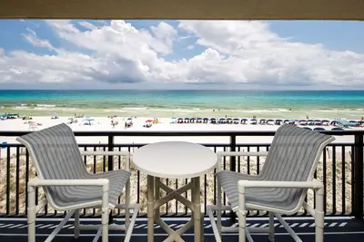 Image de Locations de vacances abordables avec vue sur un million de dollars.