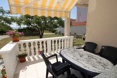 Image de Appartement de deux chambres prés de la plage Vlasici, Pag (A-6523-b)