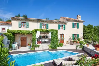 Image de Villa de luxe avec la piscine Trget, Rasa (K-7247)