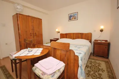 Appartement de deux chambres avec le balcon Vis (A-2477-a)