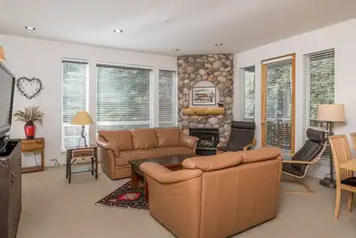 Image de 3 Chambre Corner Unit Pr��s de River Run avec vue sur la montagne