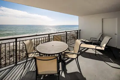 Image de Locations de vacances abordables avec vue sur un million de dollars.