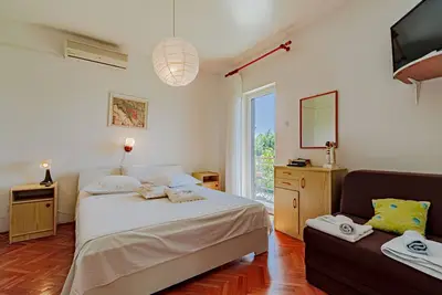 Appartement d'une chambre avec le balcon et la vue sur le mer Orebic, Peljesac (A-10178-b)