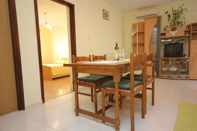 Appartement de deux chambres prés de la plage Vis (A-2459-b)
