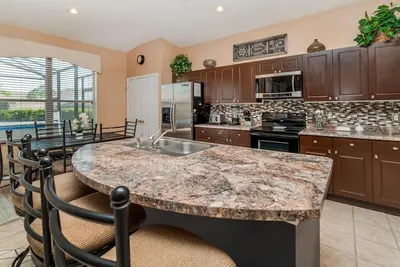 Image de RÉSERVER Maintenant Pour Des SPÉCIAUX, Minutes De Disney, Piscine Privée / Spa, Salle De Jeu, Équipement De Resort Incroyable, Tout-Ci!