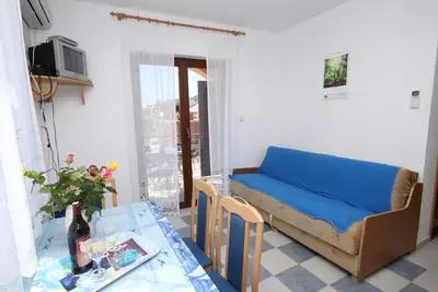 Appartement d'une chambre avec la terrasse et la vue sur le mer Tribunj, Vodice (A-6223-d)