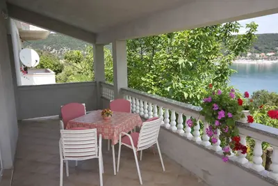 Image de Appartement de deux chambres avec la terrasse et la vue sur le mer Supetarska Draga - Donja, Rab (A-2013-b)