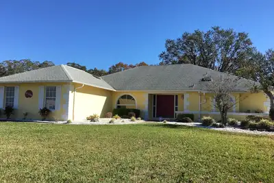 Image de Belle maison avec piscine chauffée dans un beau quartier