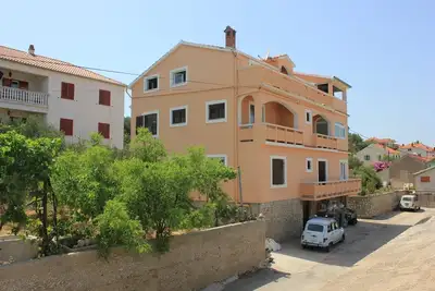 Image de Appartement de deux chambres avec la terrasse Sali, Dugi otok (A-8121-a)