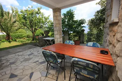 Image de Appartement d'une chambre avec la terrasse Medveja, Opatija (A-2305-b)
