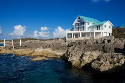 Image de Little Cayman 3 Bedroom Oceanfront Private Villa