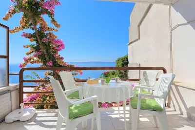 Appartement d'une chambre avec la terrasse et la vue sur le mer Rastici, Ciovo (A-11723-b)