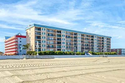 Image de Ocean Hideaway 508-Oceanfront 18ème Rue, Elev, W / D, Ac