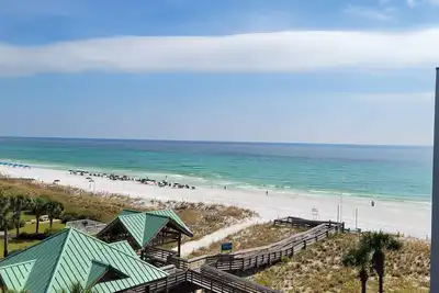 Image de Locations de vacances abordables avec une vue d'un million de dollars.