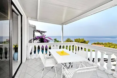 Image de Appartement de deux chambres avec la terrasse et la vue sur le mer Prizba, Korcula (A-149-a)
