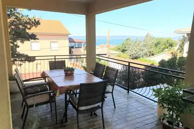 Appartement de trois chambres avec la terrasse et la vue sur le mer Novi Vinodolski (A-2416-a)