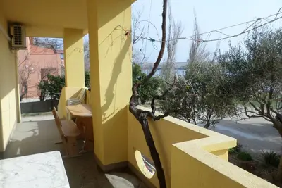 Image de Appartement de deux chambres prés de la plage Dinjiska, Pag (A-9386-a)