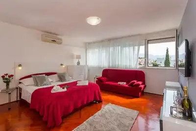 Image de Appartement de deux chambres avec air conditionné Split (A-2196-a)